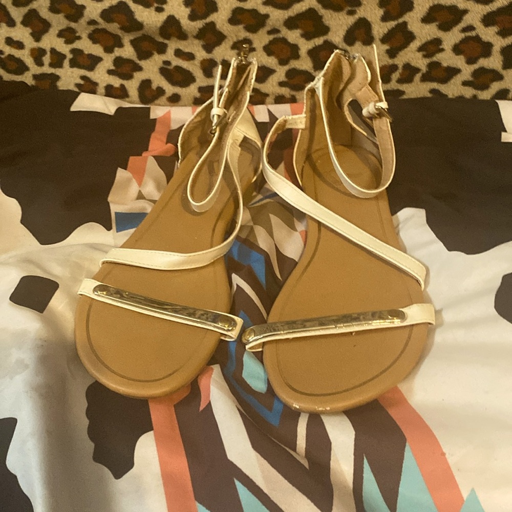Sandles